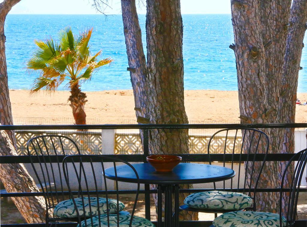 La Torre - Villa Rosamar Beach Cambrils Bagian luar foto